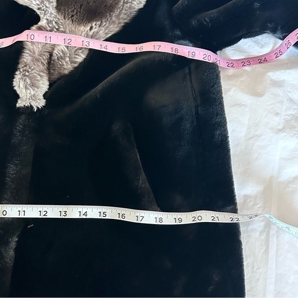 PAMELA MCCOY Faux Fur Coat Size S/XS Shawl Collar Mobwife - Picture 13 of 14